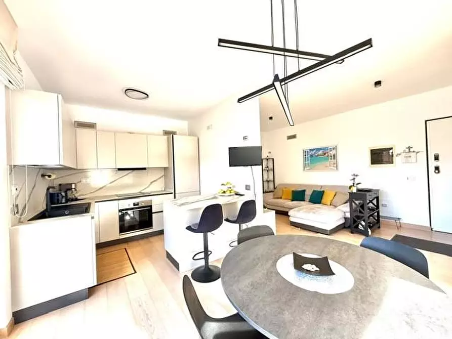 Immagine 7 di Appartamento in vendita  a Camaiore