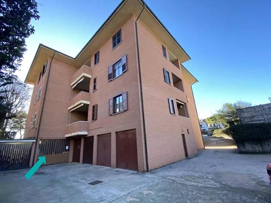 Immagine 1 di Magazzino in vendita  a Cesate