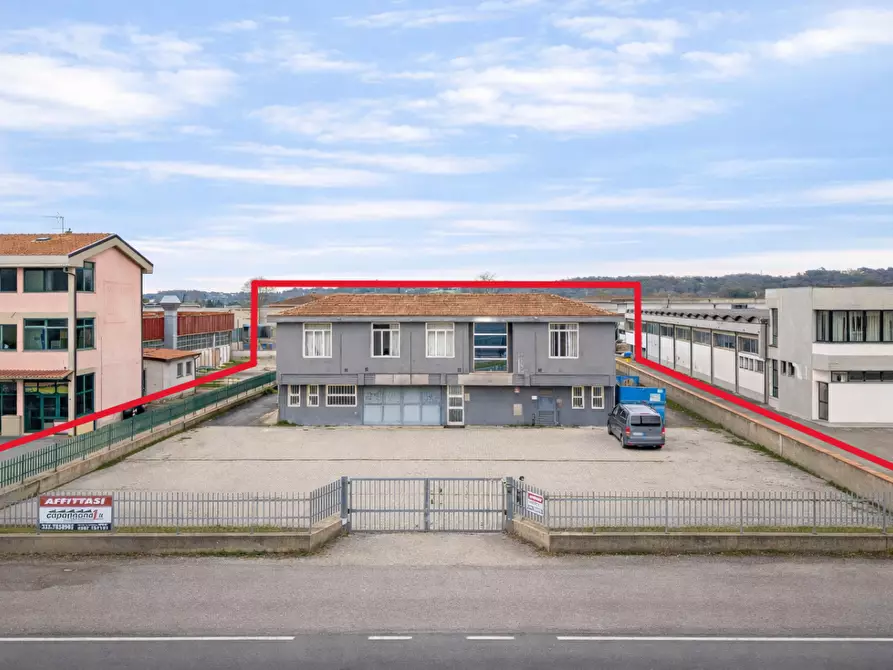 Immagine 1 di Attività artigianale in affitto  a Bientina