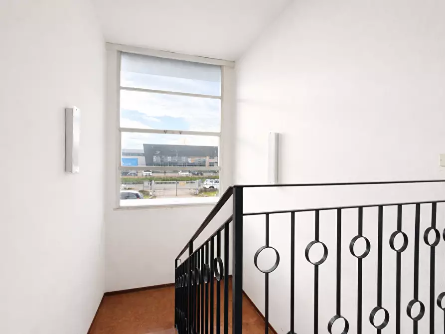 Immagine 23 di Attività artigianale in affitto  a Bientina