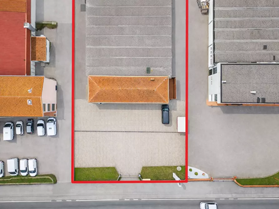 Immagine 5 di Attività artigianale in affitto  a Bientina