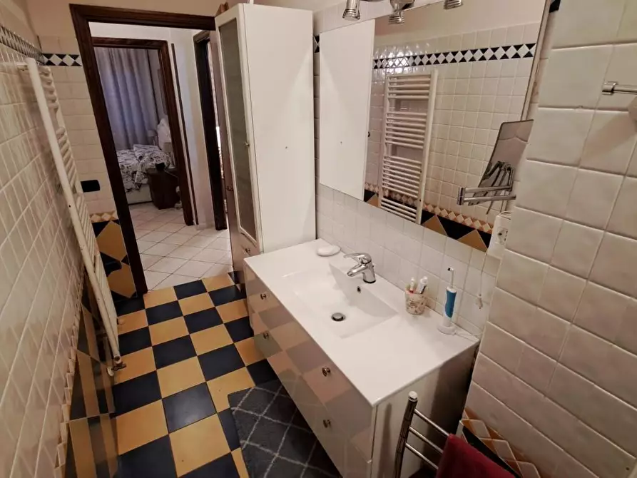 Immagine 11 di Appartamento in vendita  a Rosignano Marittimo