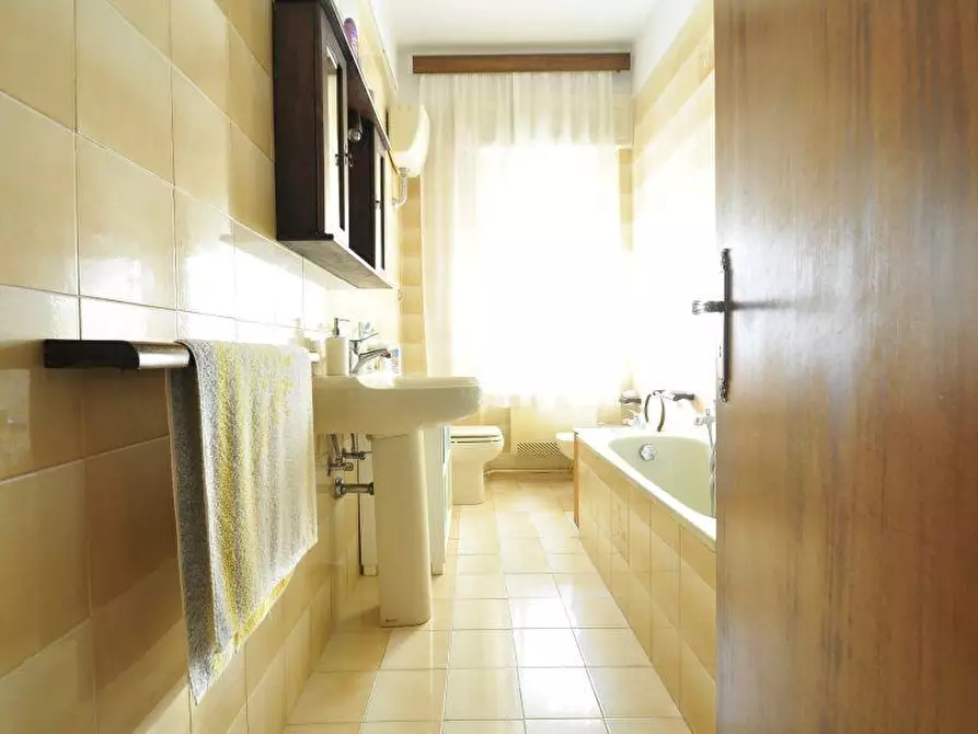 Immagine 11 di Appartamento in vendita  a Campiglia Marittima