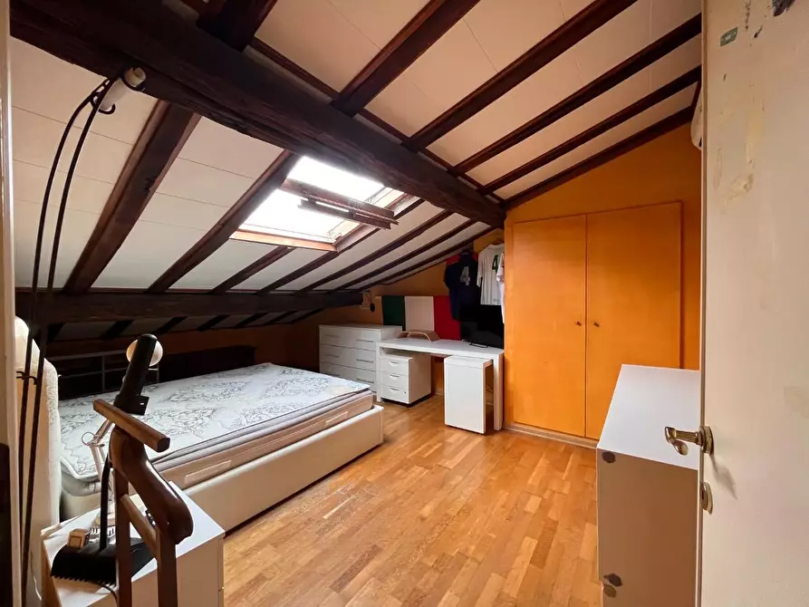 Immagine 12 di Appartamento in vendita  a Seravezza