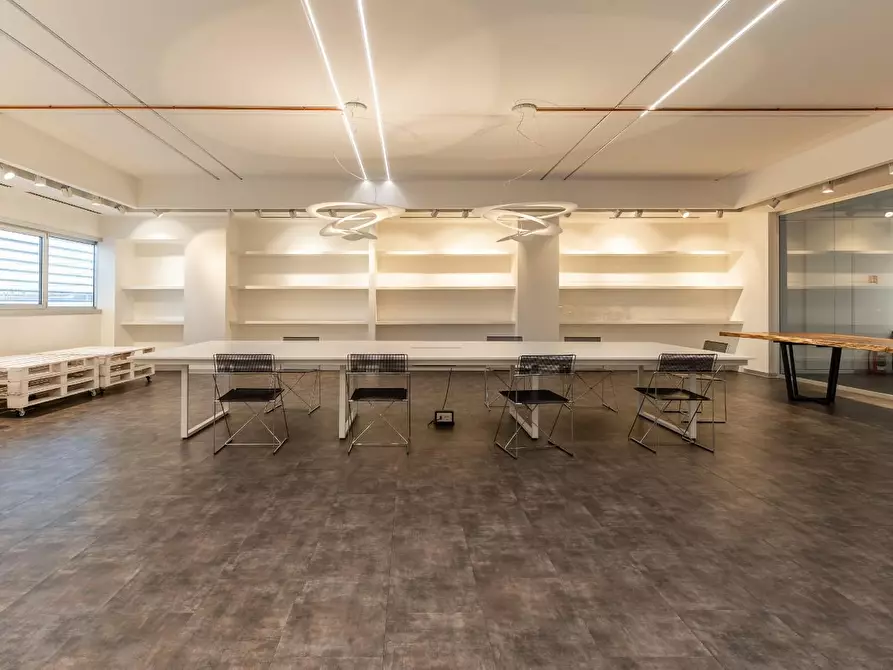 Immagine 11 di Capannone industriale in affitto  a Empoli