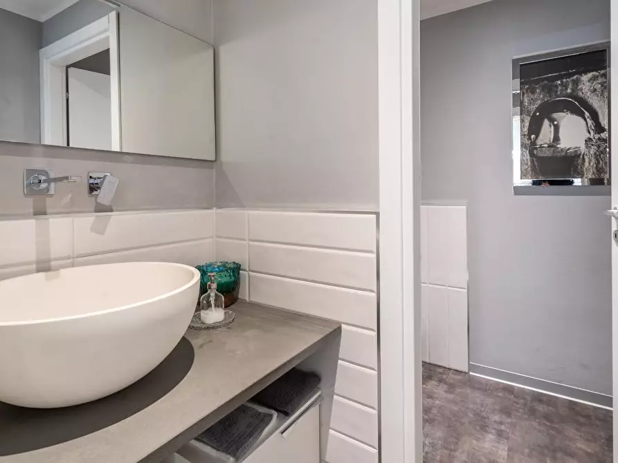 Immagine 10 di Capannone industriale in affitto  a Empoli