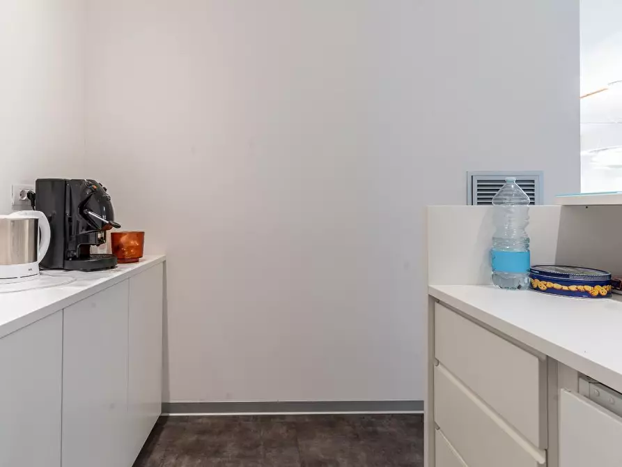 Immagine 17 di Capannone industriale in affitto  a Empoli