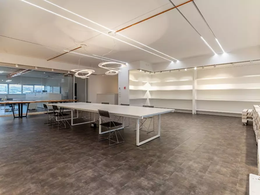 Immagine 13 di Capannone industriale in affitto  a Empoli