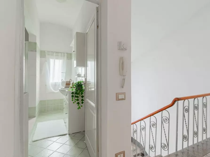 Immagine 18 di Villa in vendita  a Pontedera