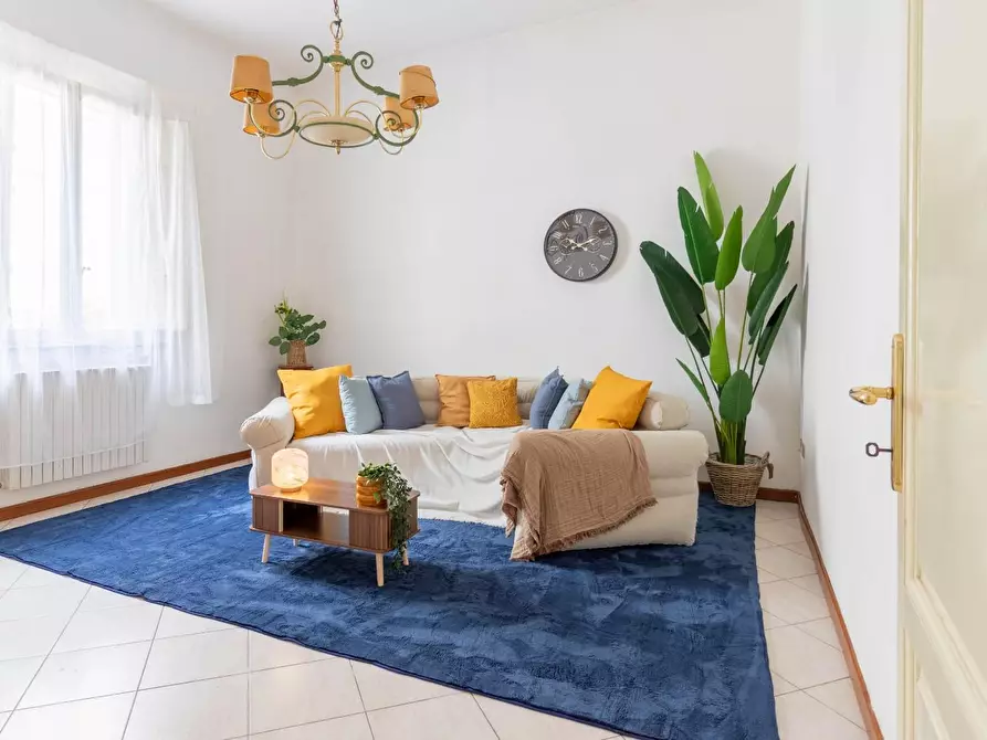 Immagine 2 di Villa in vendita  a Pontedera