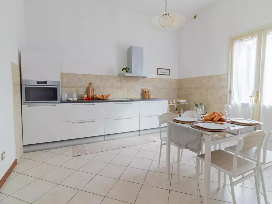 Immagine 7 di Villa in vendita  a Pontedera