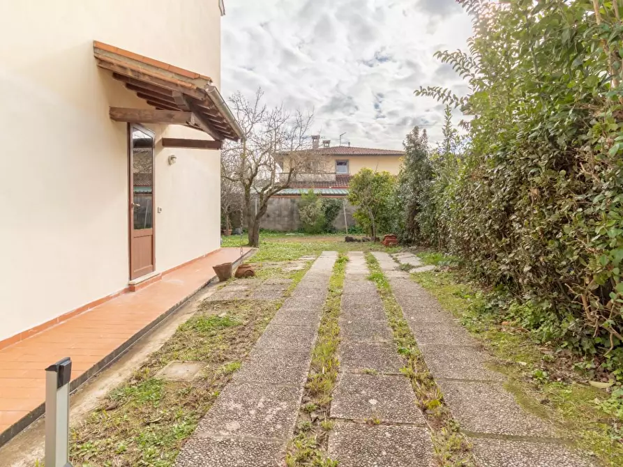 Immagine 39 di Villa in vendita  a Pontedera