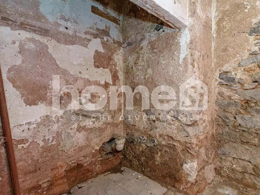 Immagine 14 di Locale commerciale in affitto  a Catania