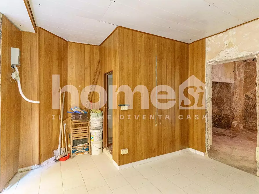 Immagine 8 di Locale commerciale in affitto  a Catania