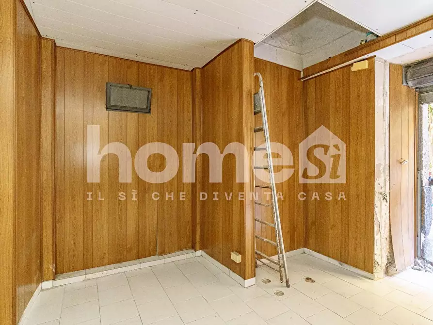 Immagine 5 di Locale commerciale in affitto  a Catania