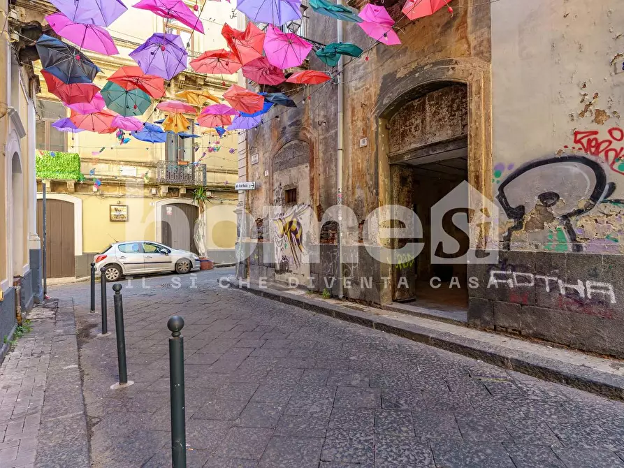 Immagine 4 di Locale commerciale in affitto  a Catania