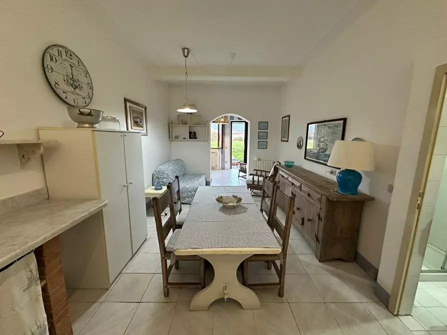 Immagine 2 di Appartamento in vendita  a Massa