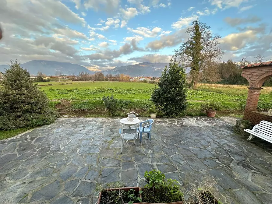 Immagine 12 di Appartamento in vendita  a Massa