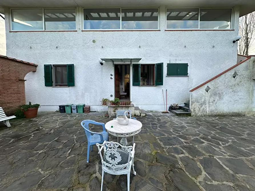 Immagine 11 di Appartamento in vendita  a Massa