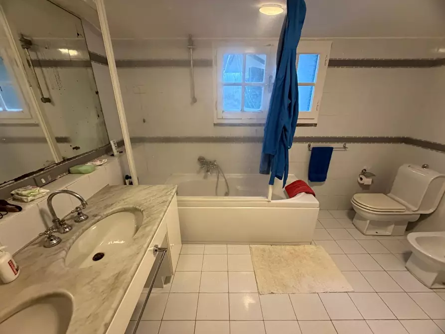 Immagine 16 di Appartamento in vendita  a Massa