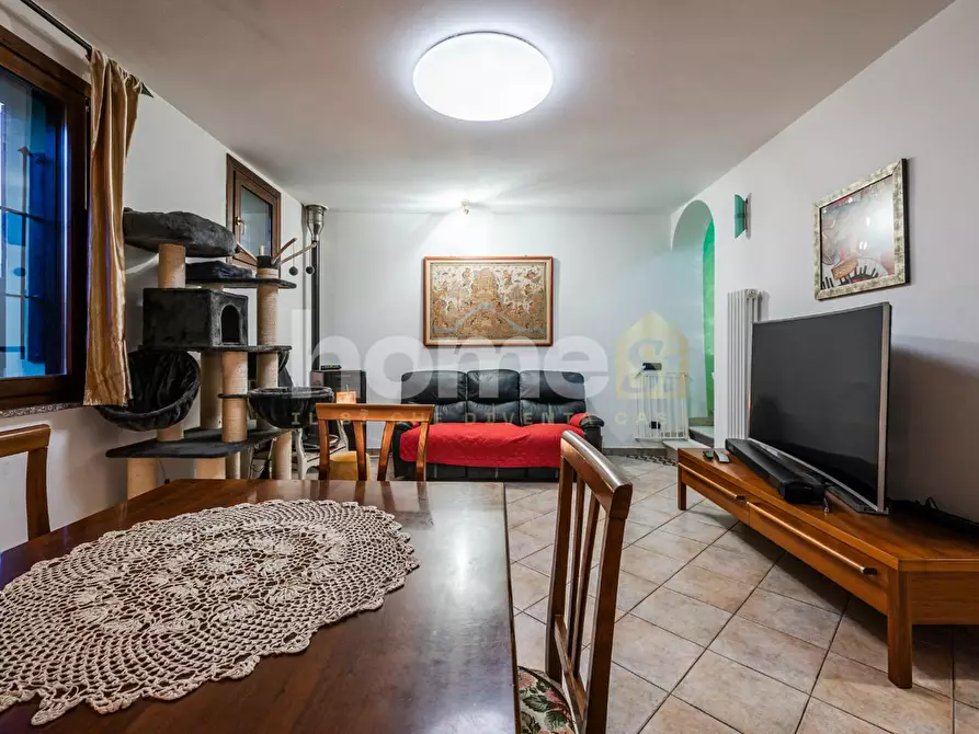 Immagine 1 di Porzione di casa in vendita  a Cadelbosco Di Sopra