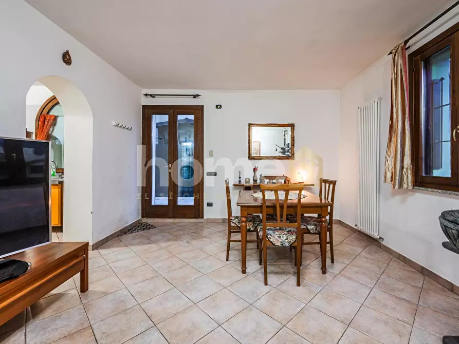 Immagine 3 di Porzione di casa in vendita  a Cadelbosco Di Sopra