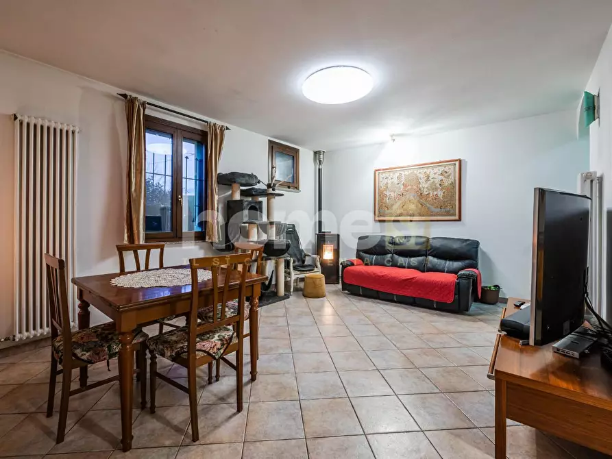 Immagine 2 di Porzione di casa in vendita  a Cadelbosco Di Sopra