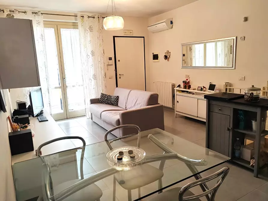 Immagine 2 di Appartamento in vendita  a Massa