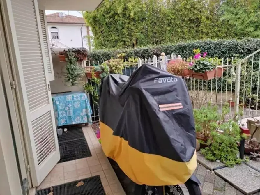 Immagine 18 di Appartamento in vendita  a Massa