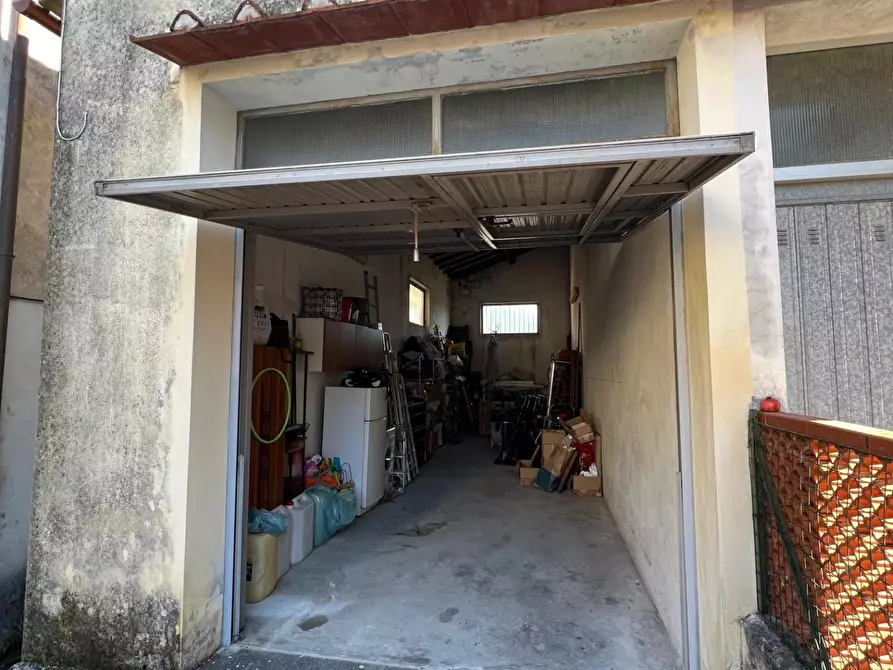 Immagine 45 di Villa in vendita  a Lucca