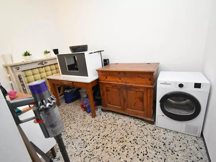 Immagine 38 di Villa in vendita  a Lucca