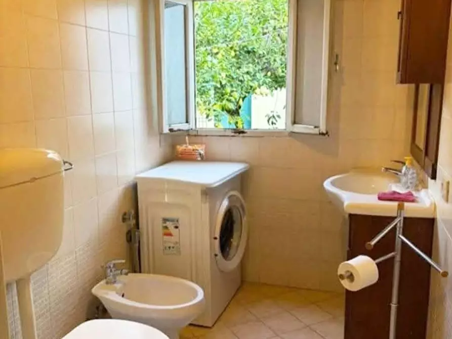 Immagine 8 di Appartamento in vendita  a Viareggio