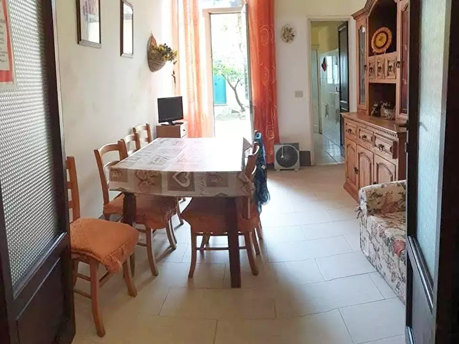 Immagine 2 di Appartamento in vendita  a Viareggio