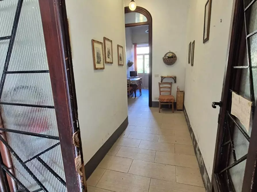 Immagine 3 di Appartamento in vendita  a Viareggio