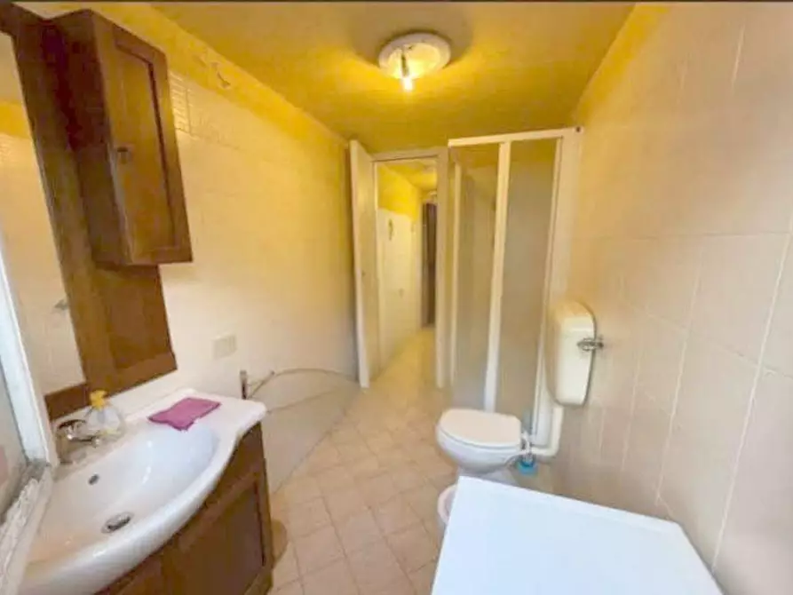 Immagine 9 di Appartamento in vendita  a Viareggio