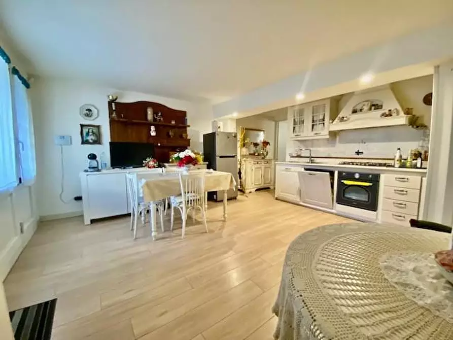 Immagine 30 di Villetta a schiera in vendita  a Montecatini Terme