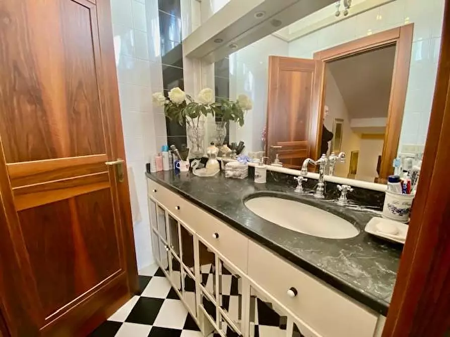 Immagine 42 di Villetta a schiera in vendita  a Montecatini Terme