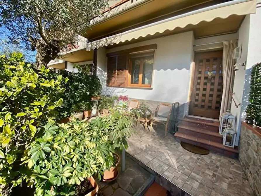 Immagine 1 di Villetta a schiera in vendita  a Montecatini Terme