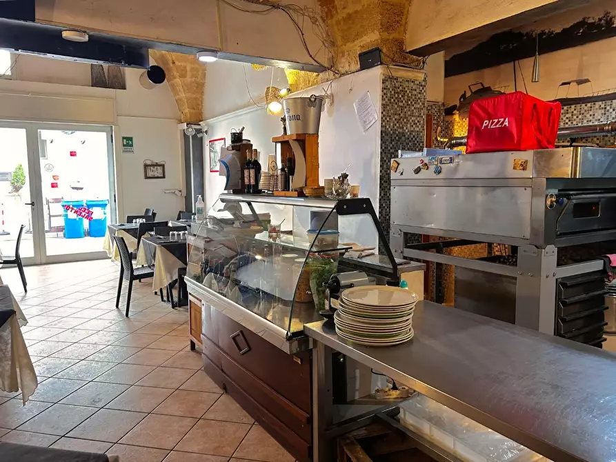 Immagine 1 di Locale commerciale in vendita  a Porto Cesareo