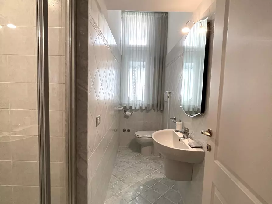 Immagine 17 di Appartamento in vendita  a Livorno