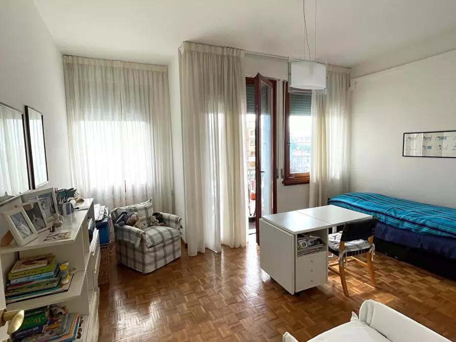 Immagine 10 di Appartamento in vendita  a Livorno