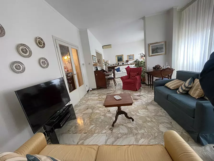 Immagine 5 di Appartamento in vendita  a Livorno