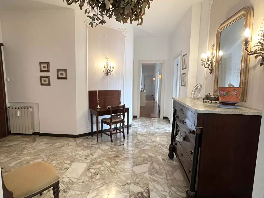 Immagine 4 di Appartamento in vendita  a Livorno