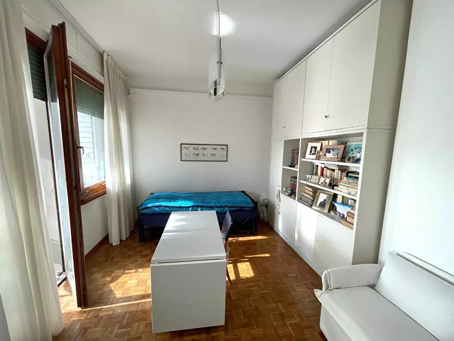 Immagine 11 di Appartamento in vendita  a Livorno