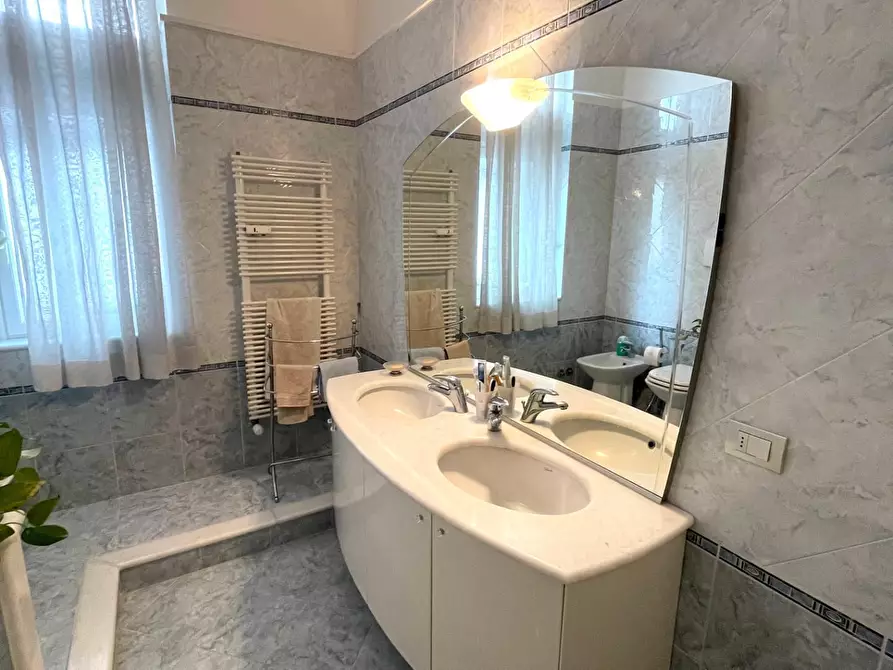 Immagine 27 di Appartamento in vendita  a Livorno