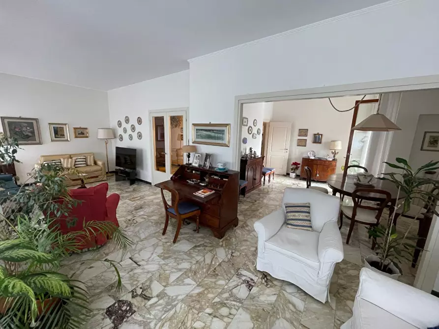 Immagine 1 di Appartamento in vendita  a Livorno