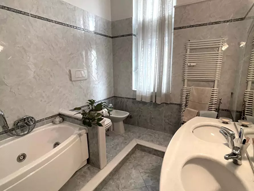 Immagine 29 di Appartamento in vendita  a Livorno