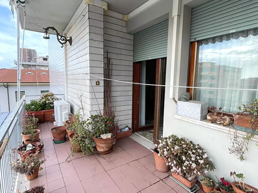 Immagine 37 di Appartamento in vendita  a Livorno