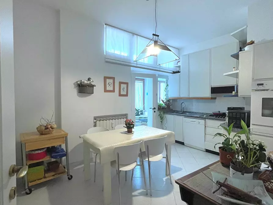 Immagine 30 di Appartamento in vendita  a Livorno
