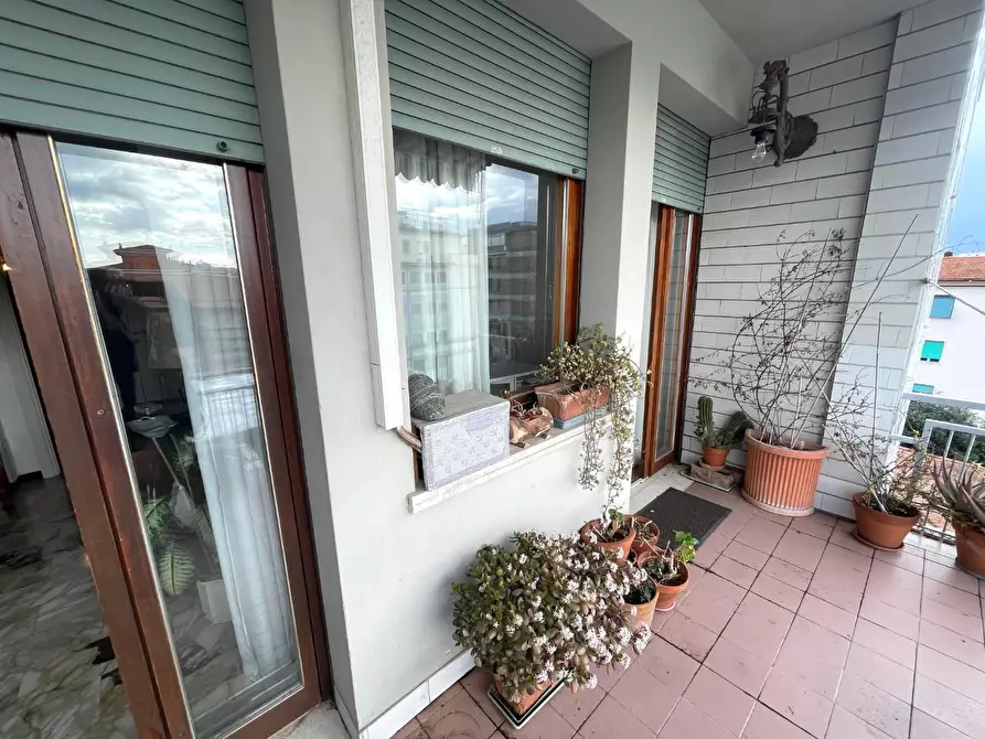 Immagine 38 di Appartamento in vendita  a Livorno